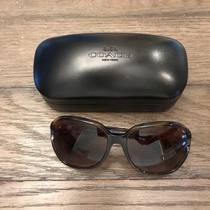 Coach women sunglasses with coach case